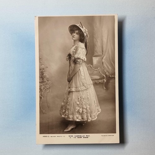 Edwardian actress postcard - actress,