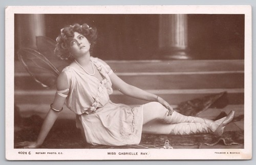 Postcard gabrielle ray seated - gabrielle,